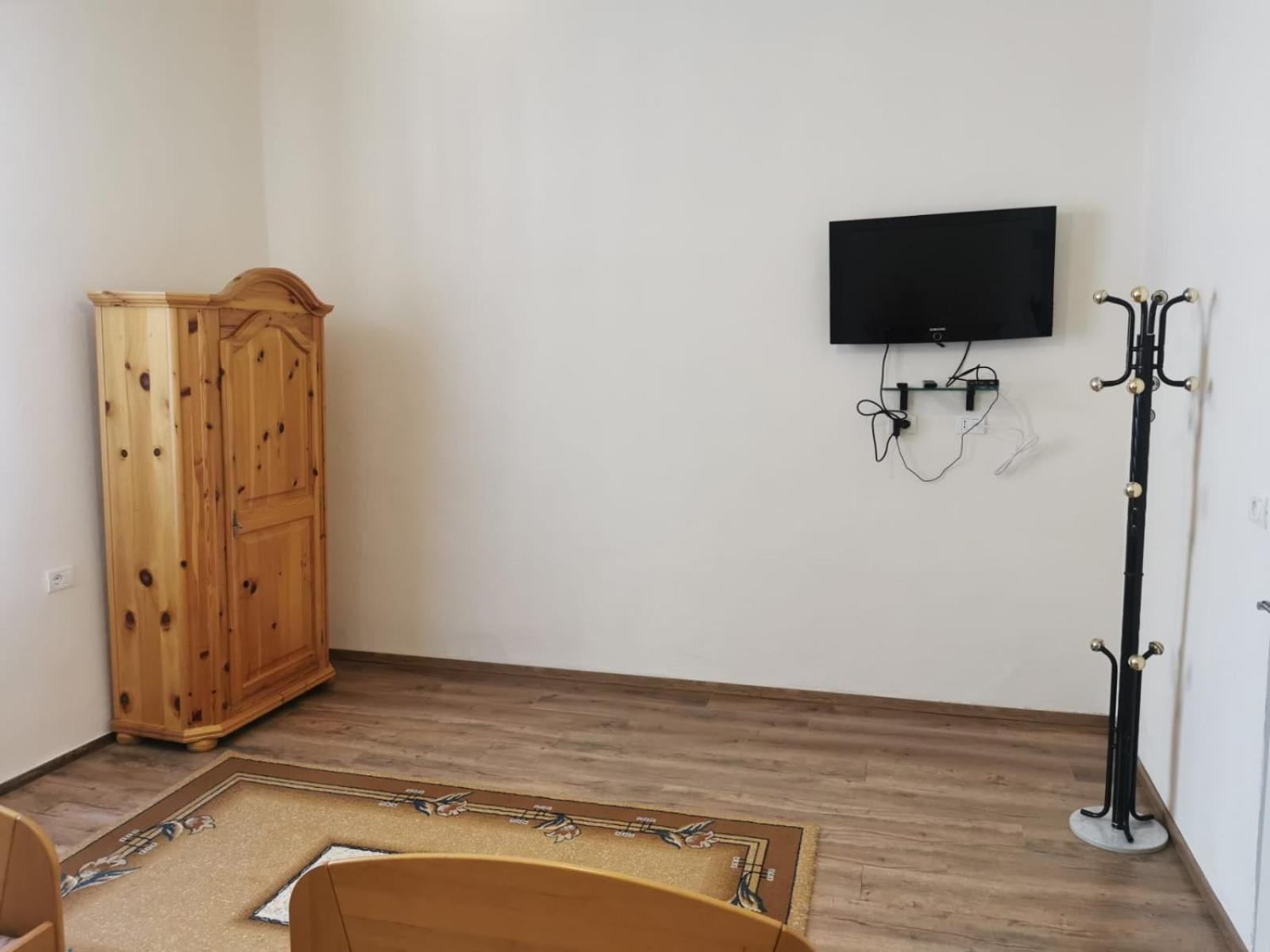 Gm Tirana Hostel Luaran gambar