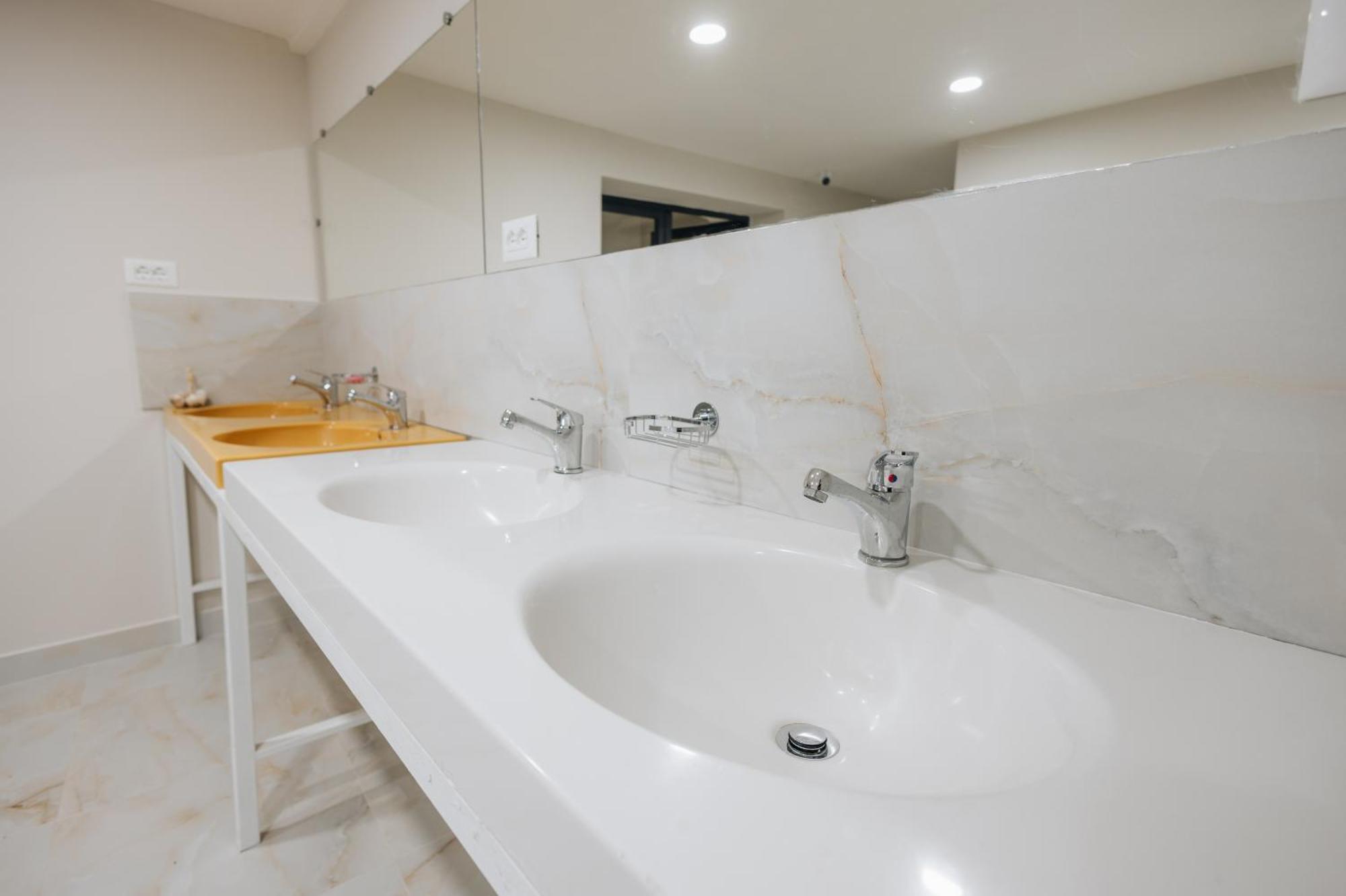 Gm Tirana Hostel Luaran gambar
