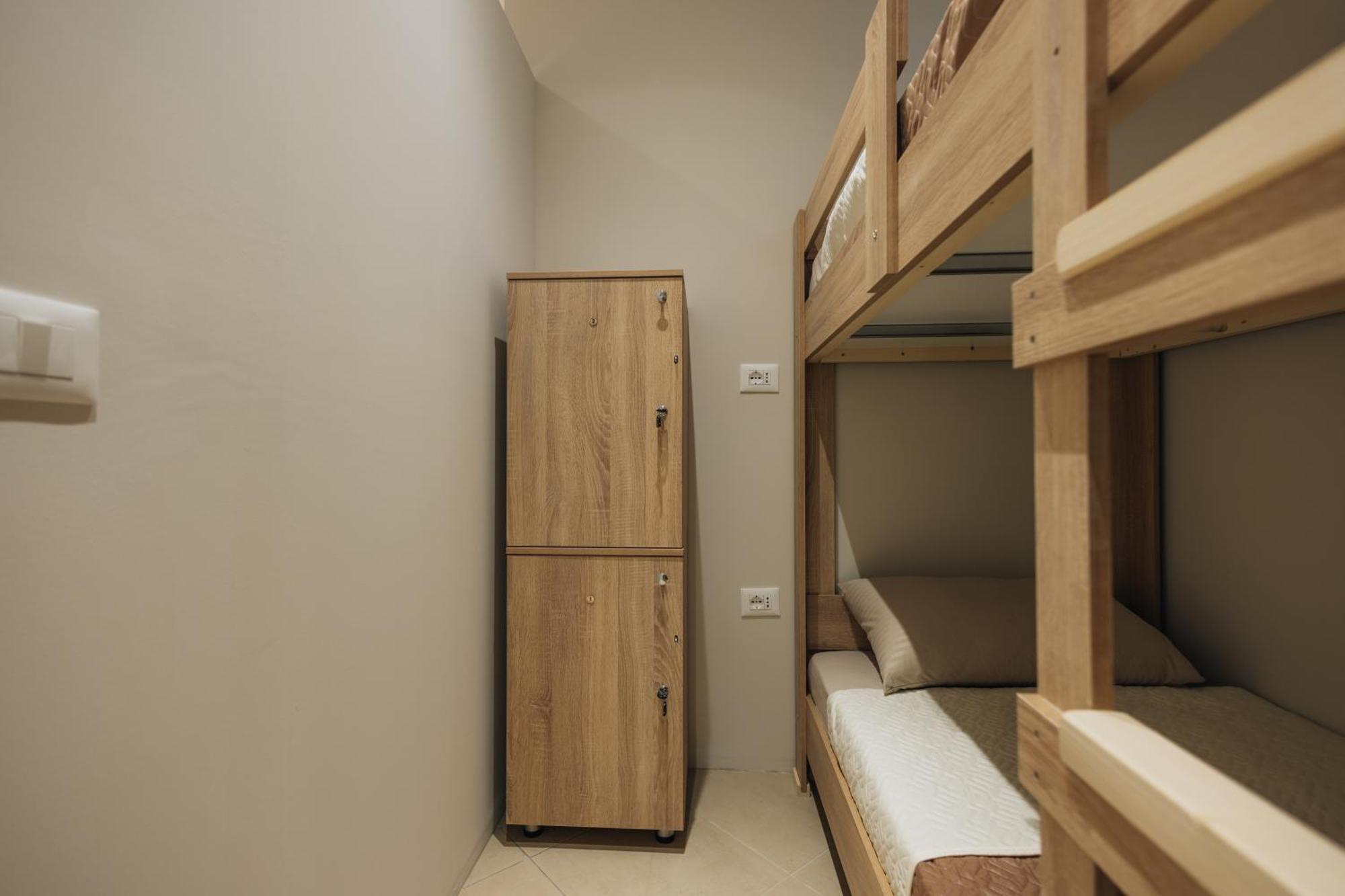 Gm Tirana Hostel Luaran gambar