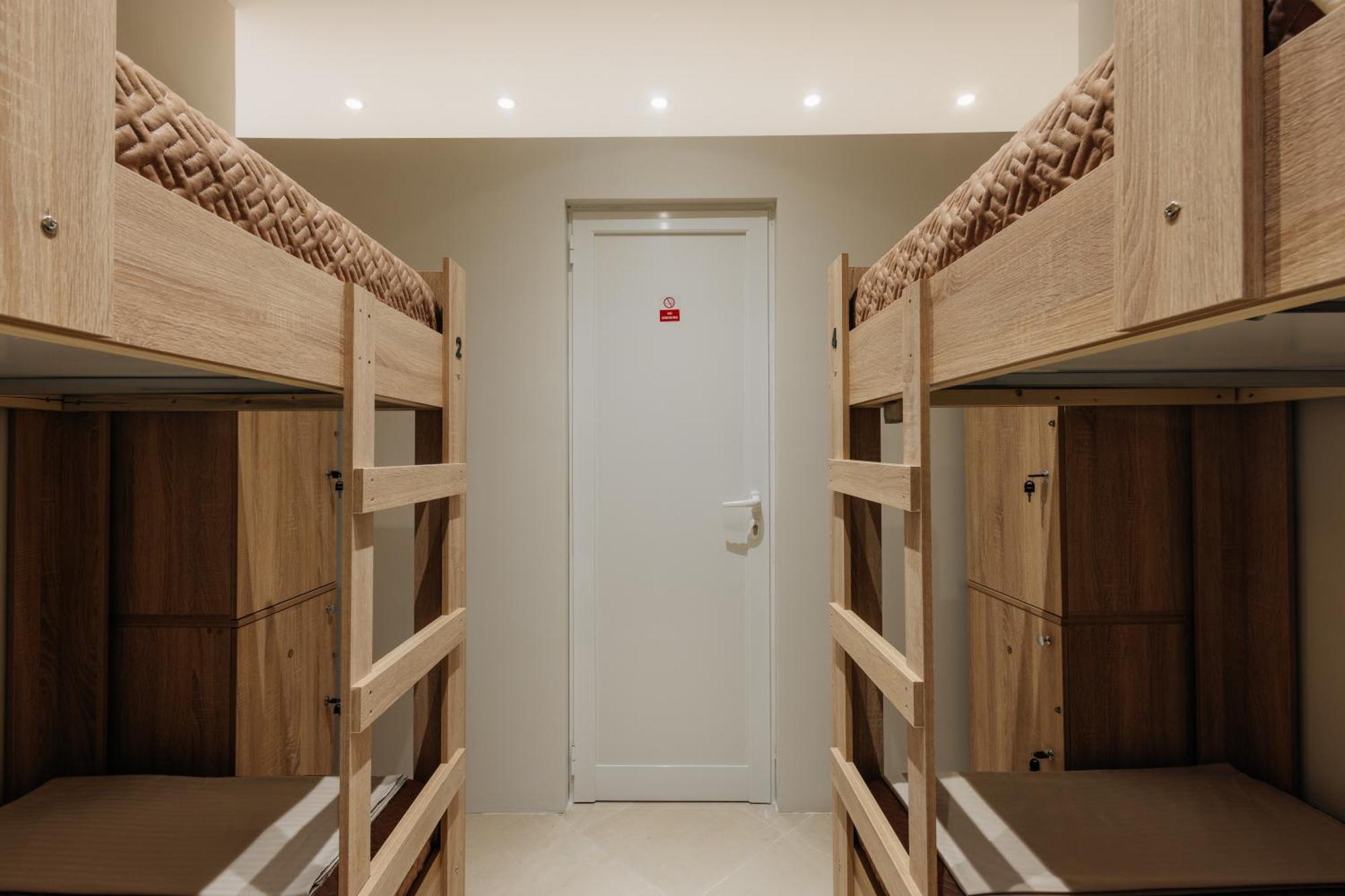 Gm Tirana Hostel Luaran gambar